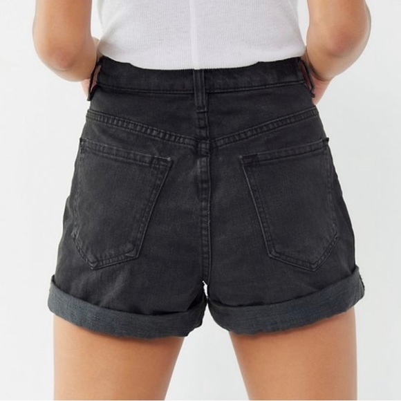 Urban Outfitters BDG Black Mom High-Rise Jean Shorts Cuffed Button Fly Size 26 - Picture 2 of 9